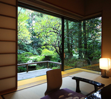 An old-established ryokan situated in the center of Ureshino Onsen, Saga Prefecture.［TAISHOYA］